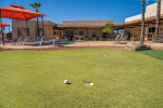 Putting green area