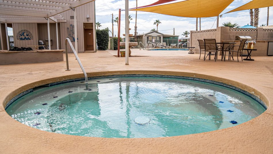 Ironwood RV & Mobile Home Park spa and pool