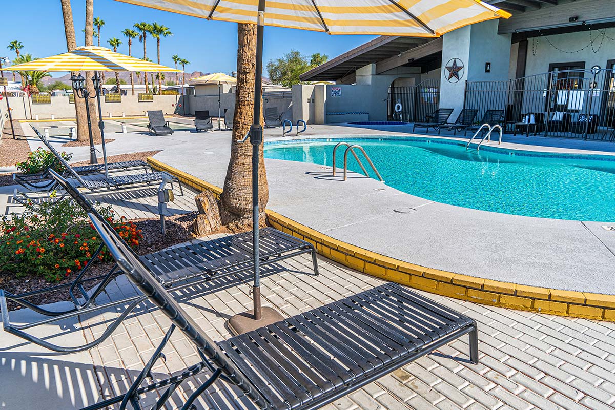 El Dorado Mobile Estates & RV Park's pool and lounge areas
