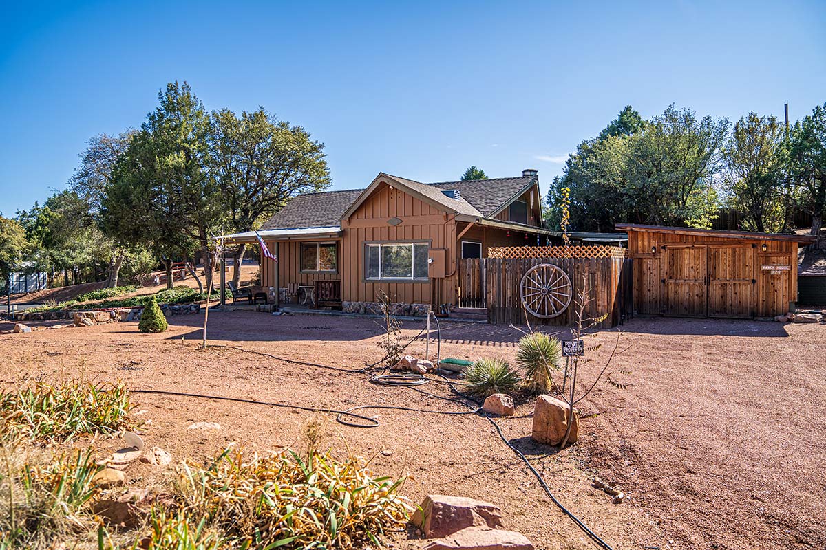 Lamplighter RV Resort & Park Rustic Cabin